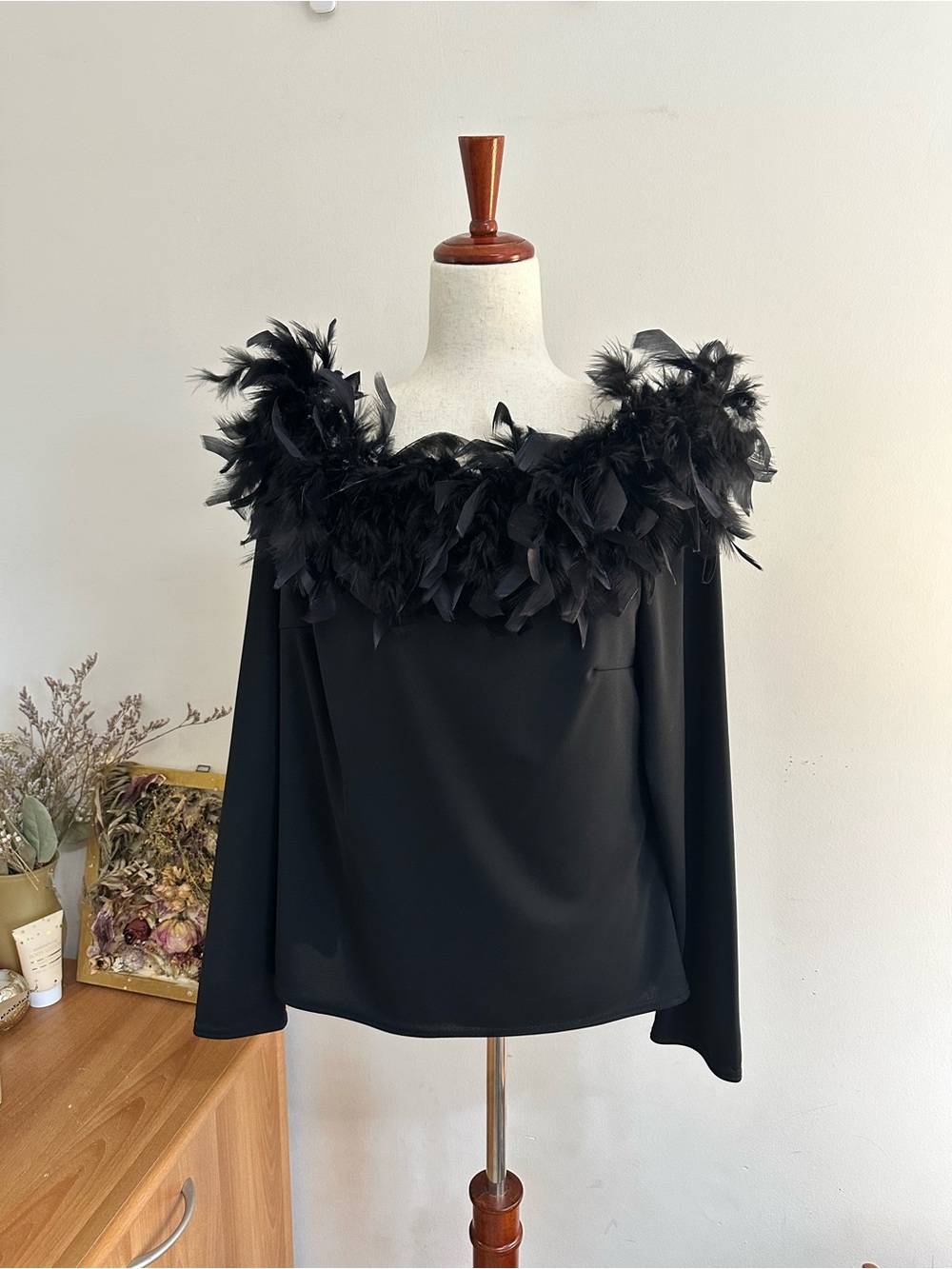 Onyx Nite Wendye Chaitin Black Feather-Trim Off-Shoulder Long Sleeve Top